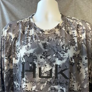 HUK FISHING PERFORMANCE CREWNECK SHIRT-NWT-LARGE